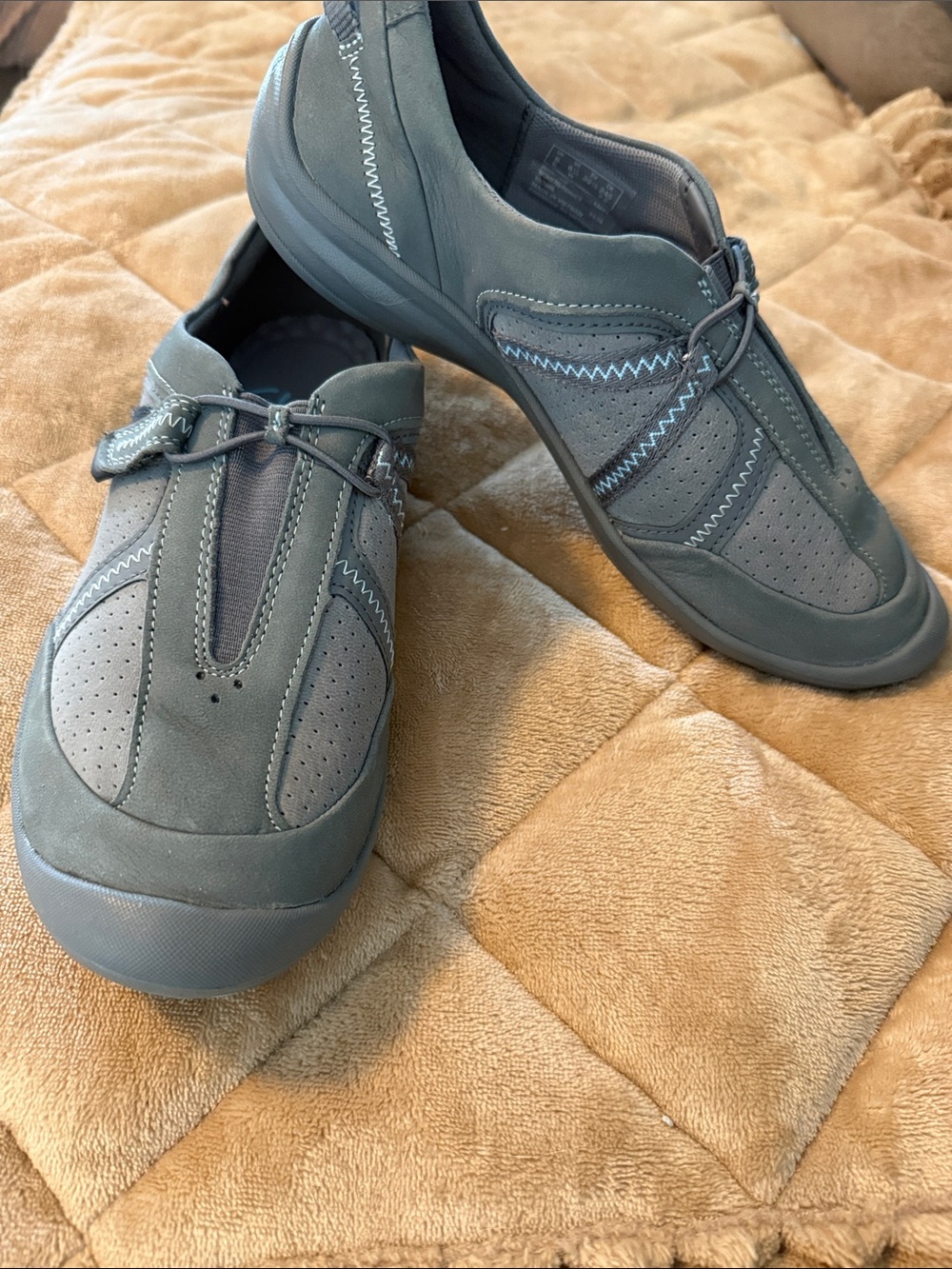 Clarks Privo Gray Slip-On Casual Sneakers, NWOT